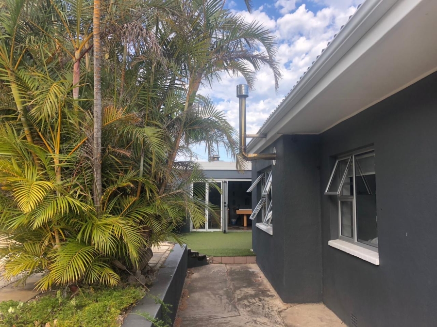 To Let 4 Bedroom Property for Rent in Mill Park Eastern Cape